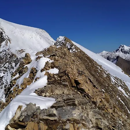 Dom wakacyjny In With Mountain Views